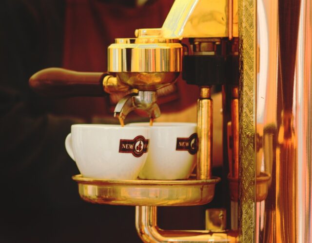 10_conseils_pour_aménager_un_coin_café_agréable_au_bureau