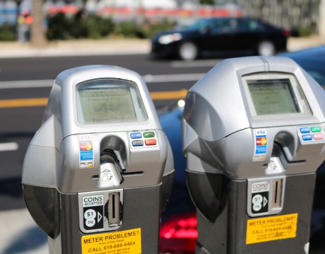 Borne_interactive_:_laquelle_choisir_selon_vos_besoins_?