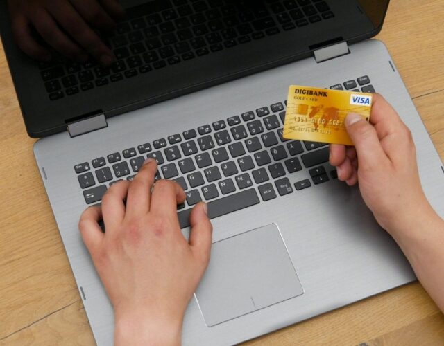 CAAV:_les_avantages_de_cette_banque_en_ligne